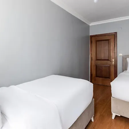 Spacious Flat 6 Min To Trump Mall In Sisli Διαμέρισμα *