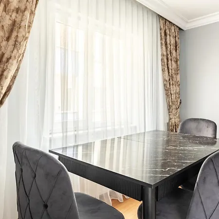 Spacious Flat 6 Min To Trump Mall In Sisli