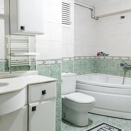 Spacious Flat 6 Min To Trump Mall In Sisli * 伊斯坦布尔